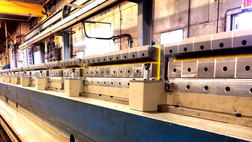 Magnetic fixture holding rail for machining